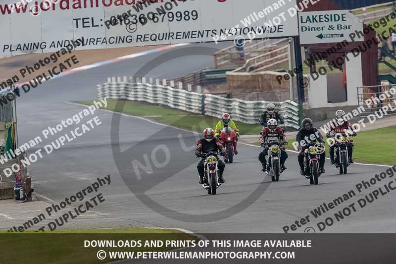 Vintage motorcycle club;eventdigitalimages;mallory park;mallory park trackday photographs;no limits trackdays;peter wileman photography;trackday digital images;trackday photos;vmcc festival 1000 bikes photographs